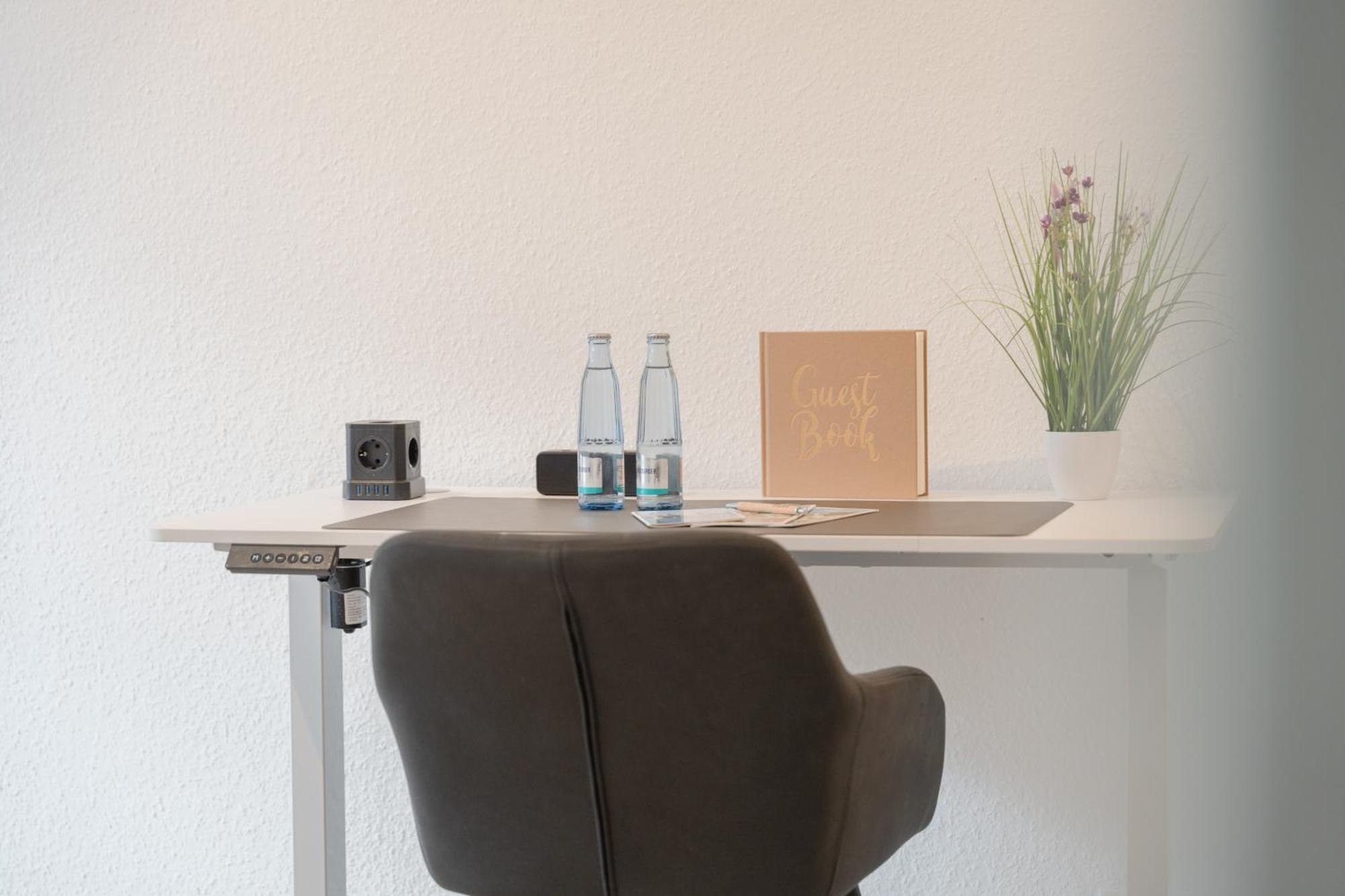 Modernes Apartment In Top Lage Komfortabel Eingerichtet Mit Arbeitsplatz Und Kueche - Geibelsuite Hannover Esterno foto